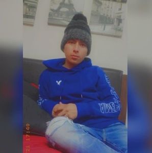 Meet your Posher, Alexis